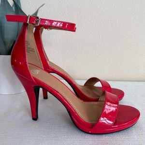 CM Ideal Flex Red Faux Patent Leather Ankle Strap Dress Heels Women’s 9M